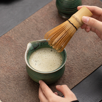 Bol à matcha fait main en céramique de 280ml avec bec verseur Poterie vintage Élégant et fabriqué à la main pour les amateurs de thé