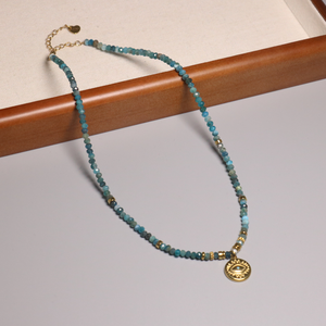 Gargantilla minimalista con cuentas de piedra facetada curativa de apatita azul para mujeres y hombres, Gargantilla de cadena ajustable, colgante, regalo de joyería - Product Image 1