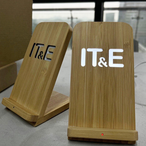 Yingji biểu tượng tùy chỉnh 15W <span class=keywords><strong>Qi</strong></span> nhanh chóng sạc Pad Loại C điện thoại di động sạc không dây chủ với LED Light Up Logo - Product Image 6