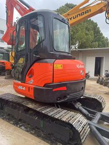 Excavadora Kubota U55 usada original de Japón, 5.5 toneladas, miniexcavadora de cola cero, en stock, lista para enviar, en buen estado de funcionamiento. - Product Image 3