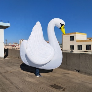 Costume gonflable de cygne pour défilé de Noël en Espagne avec lumières LED RGB et couleurs personnalisables - Product Image 3