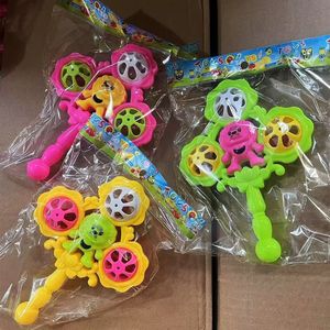 Jouet à hochet en plastique pour bébé, hochet coloré pour nourrissons de 0 à 24 mois - Product Image 2