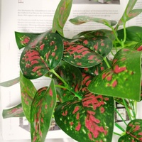 Feuilles vertes artificielles en plastique pour la décoration murale de la maison et des mariages, fausses feuilles, fleurs décoratives, plantes