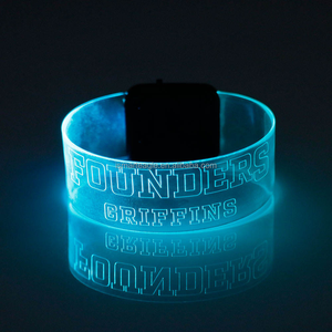 Braccialetto LED Luminoso Personalizzabile in TPU, Riutilizzabile, Alimentato a Batteria, Portatile per Feste, Festival e Uso Esterno - Product Image 1