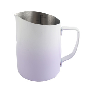 Jarra de acero inoxidable de 430 ml con degradado morado y blanco para espumar leche, ideal para capuchino y latte art, venta al por mayor - Product Image 2
