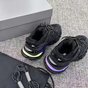 Zapatos Deportivos Transpirables de Malla Negra de Alta Gama, con Luces LED, Diseño Moderno, Hechos a Medida para Hombre - Product Image 2