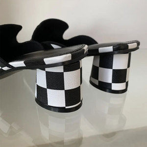 Primavera estate nuove scarpe da donna bianche di mucca <span class=keywords><strong>con</strong></span> <span class=keywords><strong>tacco</strong></span> <span class=keywords><strong>basso</strong></span> a punta <span class=keywords><strong>sandali</strong></span> <span class=keywords><strong>con</strong></span> griglia in bianco e nero disponibili in magazzino - Product Image 5