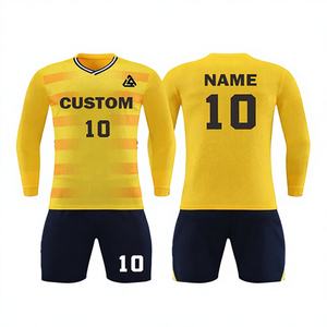 Conjunto de Uniforme de Fútbol Personalizado con Logotipo, Patrón y Números, Ligero, Transpirable, de Alta Calidad, 100% Poliéster, para Hombres, Estudiantes y Niños - Product Image 1