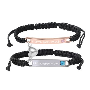 Ensemble de bracelets assortis pour <span class=keywords><strong>couple</strong></span>, personnalisés, gravés, en acier inoxydable, avec fermoir magnétique, cordon tissé, pour lui et pour elle - Product Image 4