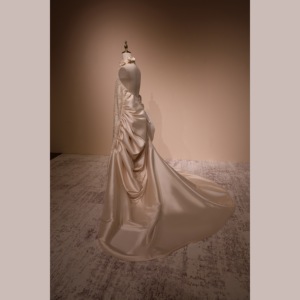 Robe de mariée 2025 en satin blanc ivoire de la collection Court Pope, brodée à la main, dos nu, bretelles, dentelle royale tridimensionnelle, pour mère de la mariée - Product Image 4