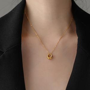 Collier pendentif rond simple en acier inoxydable avec chaîne en O plaquée or 18 carats - Bijou tendance et polyvalent pour femmes - Product Image 2