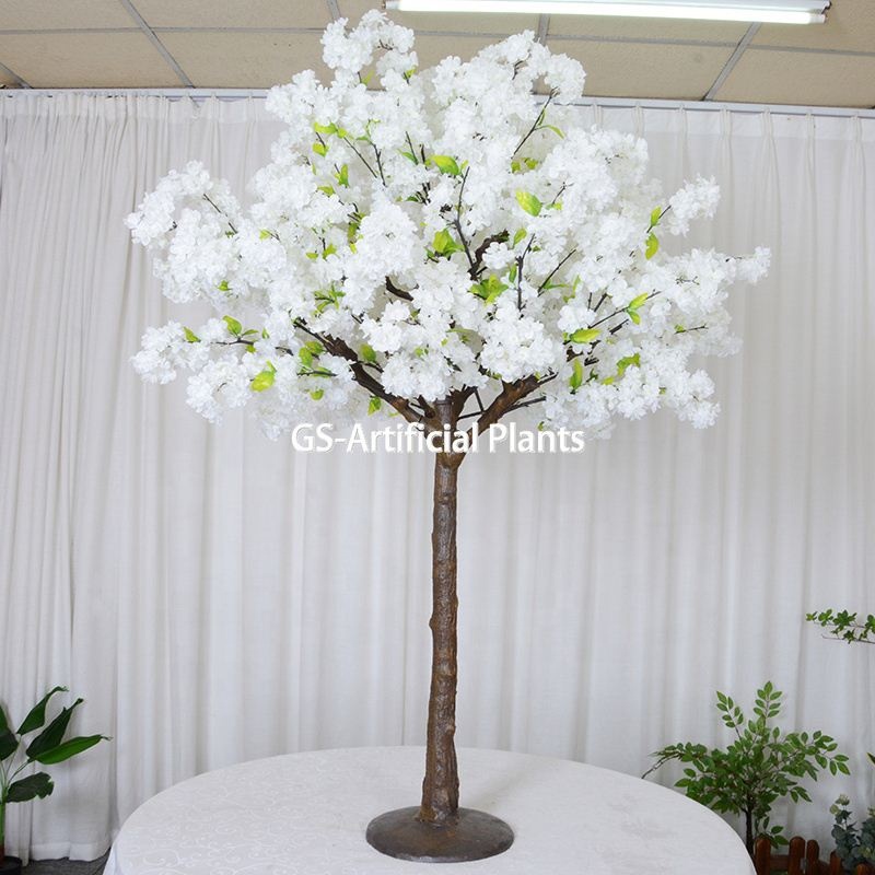 ARTI_TREE_CHR01_5_046__01_720x