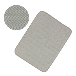 Nouveau tapis rafraîchissant pour chien d'été avec motif de cercles matelassés, forme rectangulaire, lit pour chien PP05, articles pour animaux de compagnie, tapis rafraîchissant pour chien - Product Image 3