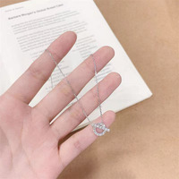 Collier ras du cou ajustable en or blanc 18 carats avec diamant de laboratoire et lettre Q, élégant et raffiné, pour femme