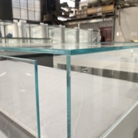 Vitrine de présentation de bijoux en verre trempé avec écran LED, design durable, usage commercial, centre commercial, luxe