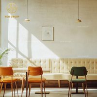 Table de café en bois massif carré moderne et ensemble de chaises en cuir café restaurant mobilier commercial canapé banquette de stand