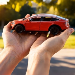 דגם רכב צעצוע יצוק מתכת בקנה מידה 1:28 עם דלתות נפתחות, רכב מיני צעצוע לילדים - Product Image 2