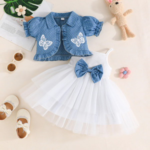 Set di Abbigliamento per Bambini 2 Anni, Stile Europeo e Americano, Pantaloni Floreali e Cappotto con Vestito a Bretelle in Rete e Fiocco in Poliestere - Product Image 2