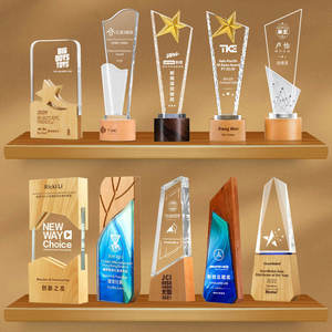 Trophées en résine dorée personnalisés avec logo <span class=keywords><strong>sur</strong></span> mesure, design artistique peint, pour des réalisations exceptionnelles - Product Image 4