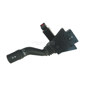Commutateur combiné Ic International 577.55017 pour la réparation et le remplacement des phares et des clignotants 2004-08 - Product Image 1