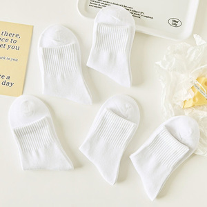 Toptan düz renk öğrenci çorap nefes pamuk orta tüp okul çorap siyah beyaz gri çorap - Product Image 4