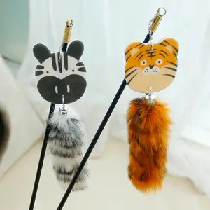 Grosir mainan kucing peliharaan bel bulu mewah macan tutul Zebra interaktif mainan penggoda kucing peliharaan untuk kucing dalam ruangan