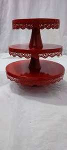 Support à gâteau minimaliste en métal avec des lignes épurées Design contemporain pour un affichage de gâteau élégant adapté aux mariages et aux rassemblements - Product Image 4