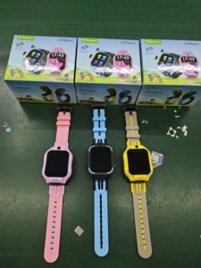 Montre connectée carrée pour enfants GPS+WiFi 4G Écran IPS Étanche IP67 Caméra Réveil Bouton d'urgence Plastique magnétique - Product Image 6
