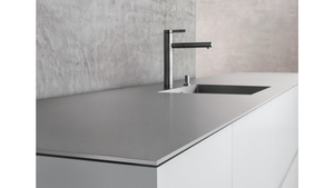 Piano di Lavoro Moderno in Acciaio Inox Kino con Lavello, Antigraffio, Spessore 50mm, Bordo Piatto, Garanzia 5 Anni per Uso in Appartamento - Product Image 3