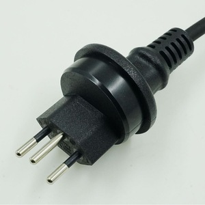 ปลั๊กไฟฟ้ากันน้ำได้จากสวิส16A IP44พีวีซีใช้ในอุตสาหกรรมมาตรฐาน - Product Image 2