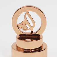 Capuchon de parfum en alliage de zinc doré de luxe avec logo personnalisé pour emballage de parfum haut de gamme, fournisseur OEM