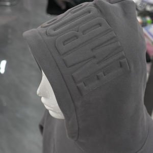 Sweat-shirt unisexe à capuche en coton épais avec gaufrage 3D, coupe oversize à épaules tombantes, impression numérique DTG personnalisée, anti-plis - Product Image 3