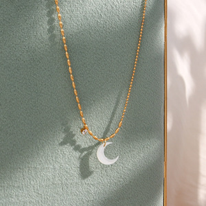 Fashion White Shells Moon Pendant <strong>Necklace</strong> 18k Gold Plated Titanium Steel Beads Chain <strong>Diamond</strong> <strong>Delicate</strong> Jewelry <strong>Necklace</strong>