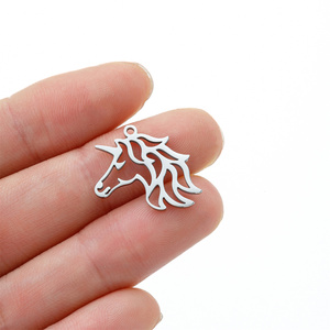 5 pz/lotto animali <span class=keywords><strong>unicorno</strong></span> in acciaio inossidabile romantici ciondoli a cavallo adorabili ciondoli per la creazione di gioielli fai da te fatti a mano - Product Image 3