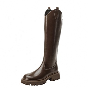 Nouvelles bottines chukka d'été pour femmes avec fermeture éclair, talon bloc de 4 cm, style avant-gardiste à porter avec des shorts tendance - Product Image 5