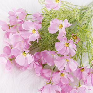 Flores de seda artificiales de 4 ramas hechas a mano de alta calidad blanco rosa <span class=keywords><strong>Cosmos</strong></span> <span class=keywords><strong>Bipinnatus</strong></span> diseño realista para bodas San Valentín - Product Image 3