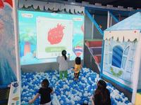Jeux de football interactifs à projection murale pour enfants - Jeux de lancer de ballons, piscine à balles interactive pour les aires de jeux des centres commerciaux