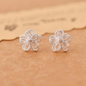<b>Sweet</b> Hollow <b>Flower</b> Stud Earrings for Women Fresh Daily Wear Ear Accessories - Product Image 1
