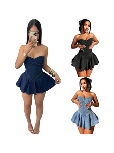 Robe mini plissée sans manches en jean délavé pour femme, taille haute, coupe trapèze, dos nu, style bustier ajusté, idéale pour l'été - Product Image 4