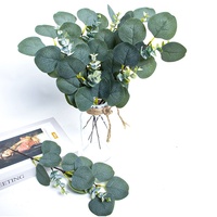 Daun Eucalyptus Hijau Buatan Grosir 8 Cabang untuk Dekorasi Luar Ruangan, Pernikahan & Properti Fotografi Model Lz-03