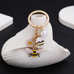 Porte-clés abeille métal Kawaii fleur <span class=keywords><strong>marguerite</strong></span> perle insecte porte-clés sac breloques émail tournesol voiture porte-clés pendentif femmes accessoires - Product Image 1