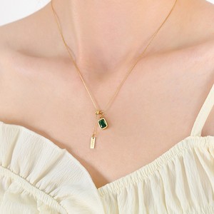 Collar ERESI Palace con colgante cuadrado de circonita esmeralda y letras inglesas, cadena para clavícula, joyerí<span class=keywords><strong>a</strong></span> de nicho para chicas con estilo. - Product Image 1