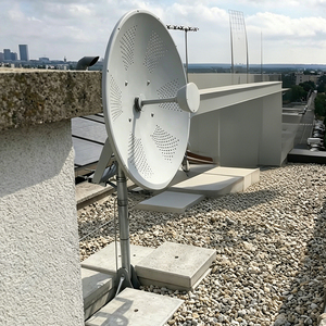 <span class=keywords><strong>Antenne</strong></span> parabolique intégrée de toit de qualité supérieure SHD, double polarisation 2,4 GHz 5 GHz, gain 21 dBi, installation facile - Product Image 1