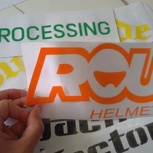 Autocollants en vinyle personnalisé<span class=keywords><strong>s</strong></span>, découpé<span class=keywords><strong>s</strong></span> avec précision, sans fond, logos/textes graphiques, impression UV, autocollants imperméables - Product Image 3
