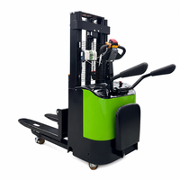Stacker Elektrik Angkat Tinggi 4.5m Tiga Tingkat Tiang 2 Ton Stand-on Pallet Stacker Forklift Baterai 48V Peralatan Gudang CE