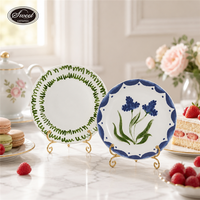 Assiettes à dîner en céramique élégantes et minimalistes SWT, ensemble de vaisselle moderne de couleur unie pour les repas quotidiens