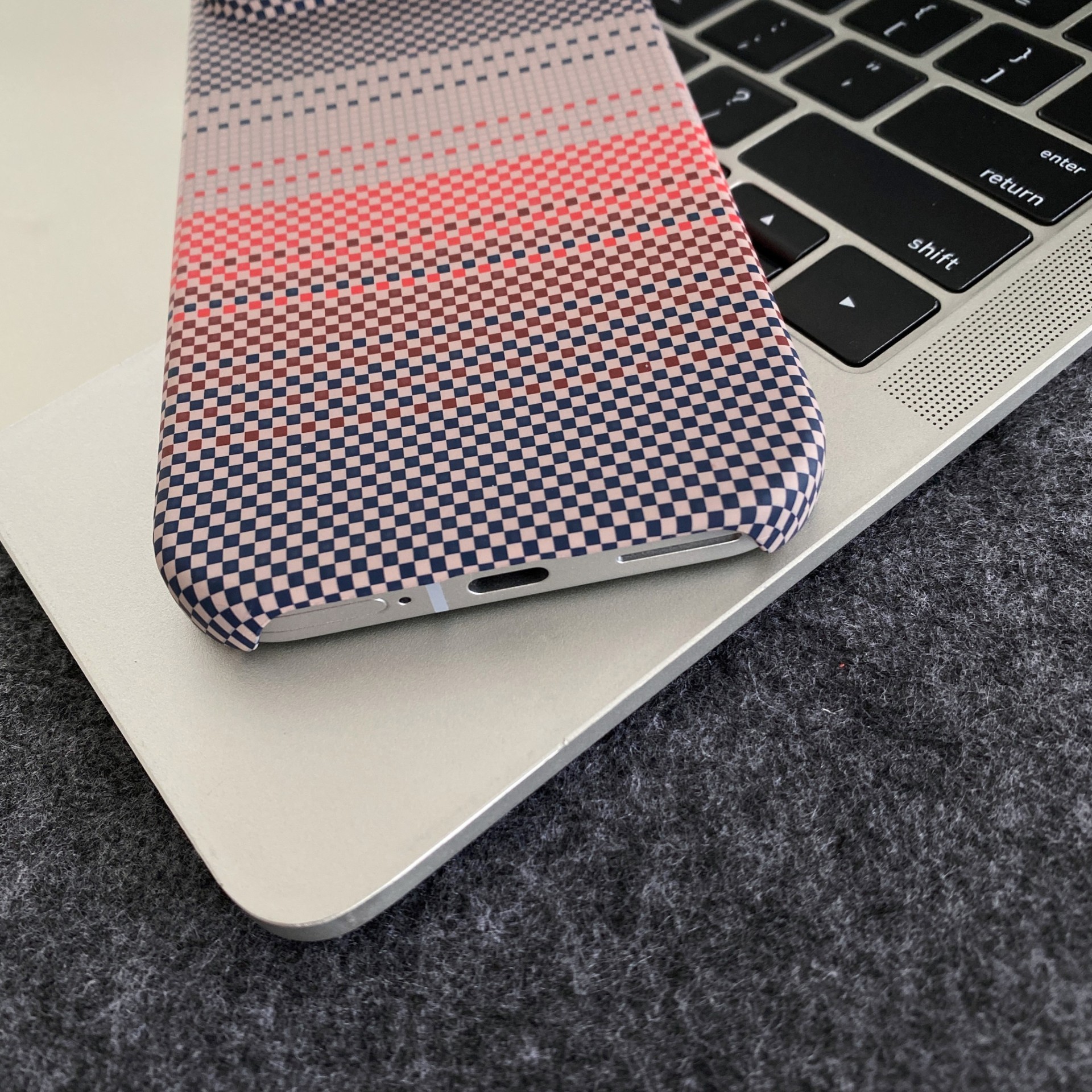 case google 10 pro carbon fiber