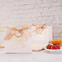 Individuell Bedruckte Weiße Quadratische Luxus-Papiertüte mit Goldenem Schleifenband-Griff für Hochzeit Party Shopping Luxus-Verpackung