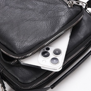 กระเป๋าคาดลำตัวผู้ชายราคาส่ง แฟชั่นลำลอง กระเป๋าสะพายข้างกันน้ำ ใส่โทรศัพท์ได้ พร้อมซิปปิด และหนัง PU ทนทาน - Product Image 6