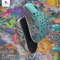 Souris de jeu filaire légère Darmoshark M1 Honeycomb PMW3389 77g Omron 20M Switch RGB 1000Hz pour PC Gamer et Bureau